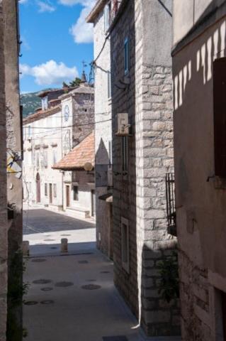 Guesthouse Nina Kaštel Novi Zewnętrze zdjęcie