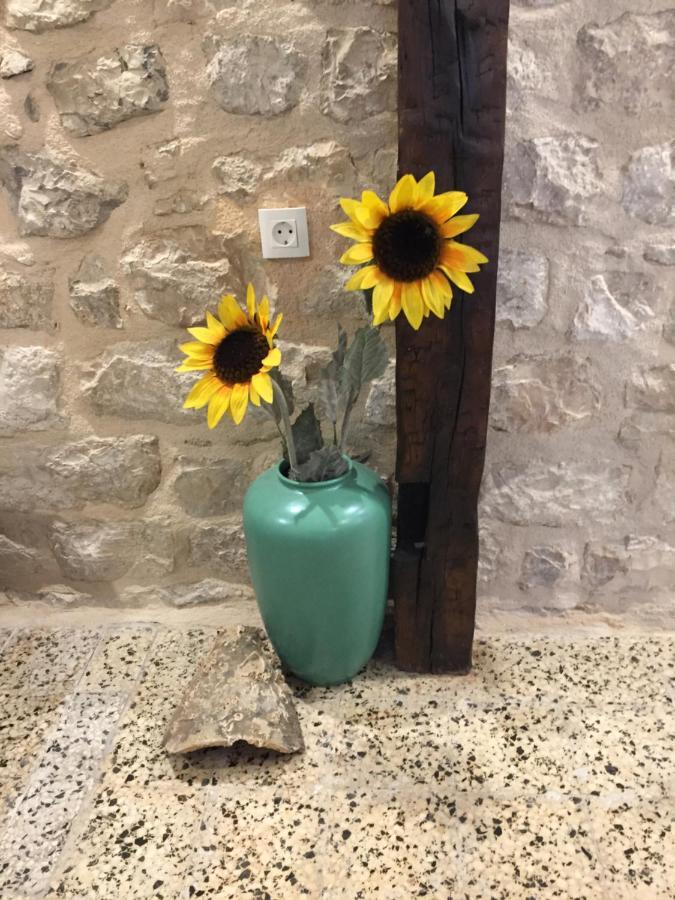 Guesthouse Nina Kaštel Novi Zewnętrze zdjęcie