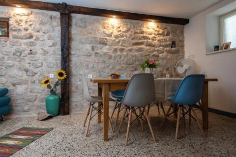 Guesthouse Nina Kaštel Novi Zewnętrze zdjęcie