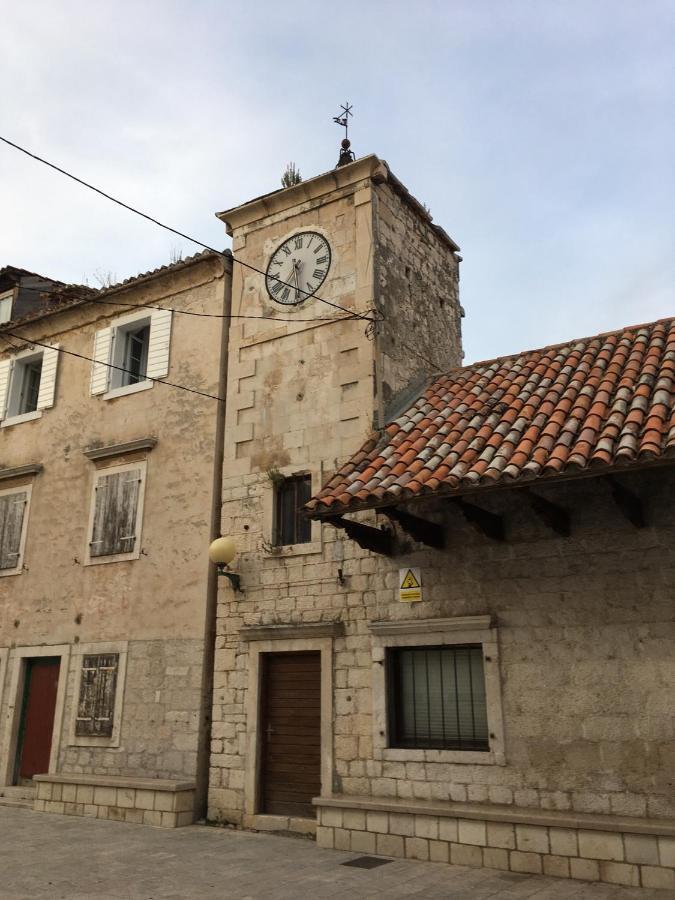 Guesthouse Nina Kaštel Novi Zewnętrze zdjęcie